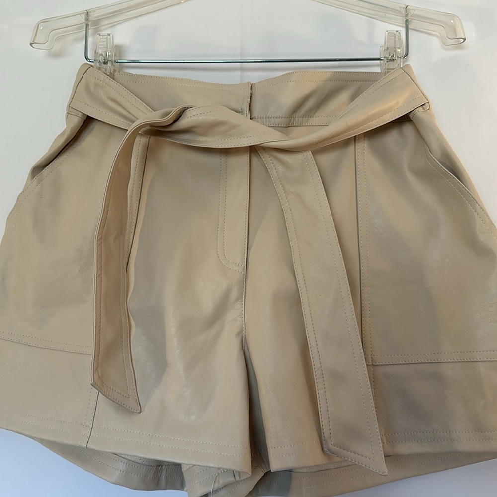 Women’s Mustard Seed PU leather lite tan colored shorts/skorts, size large